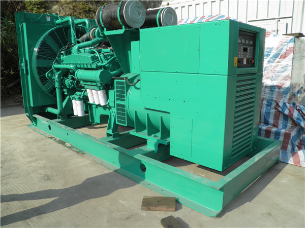 泸水出租发电机 发电机组厂家：柴油发电机组的控制屏的作用是什么？