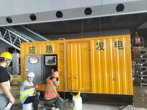 泸水怎样判断空气滤清器是否需要更换？