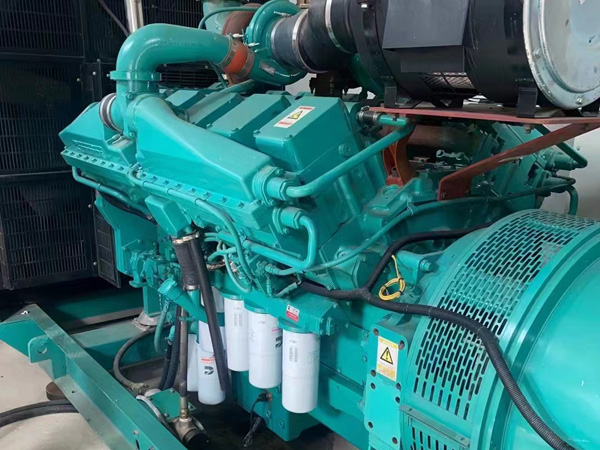 泸水更换100kW柴油发电机组机油时，需要注意哪些事项？